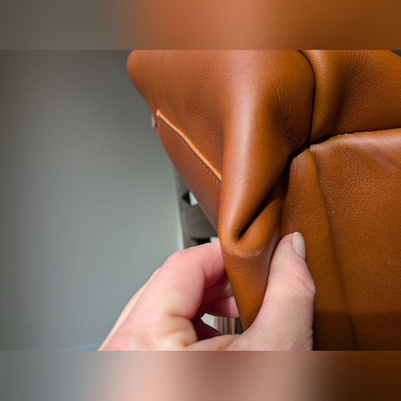 Portland Leather Honey Medium Classic Tote +Bonuses - Picture 8 of 14